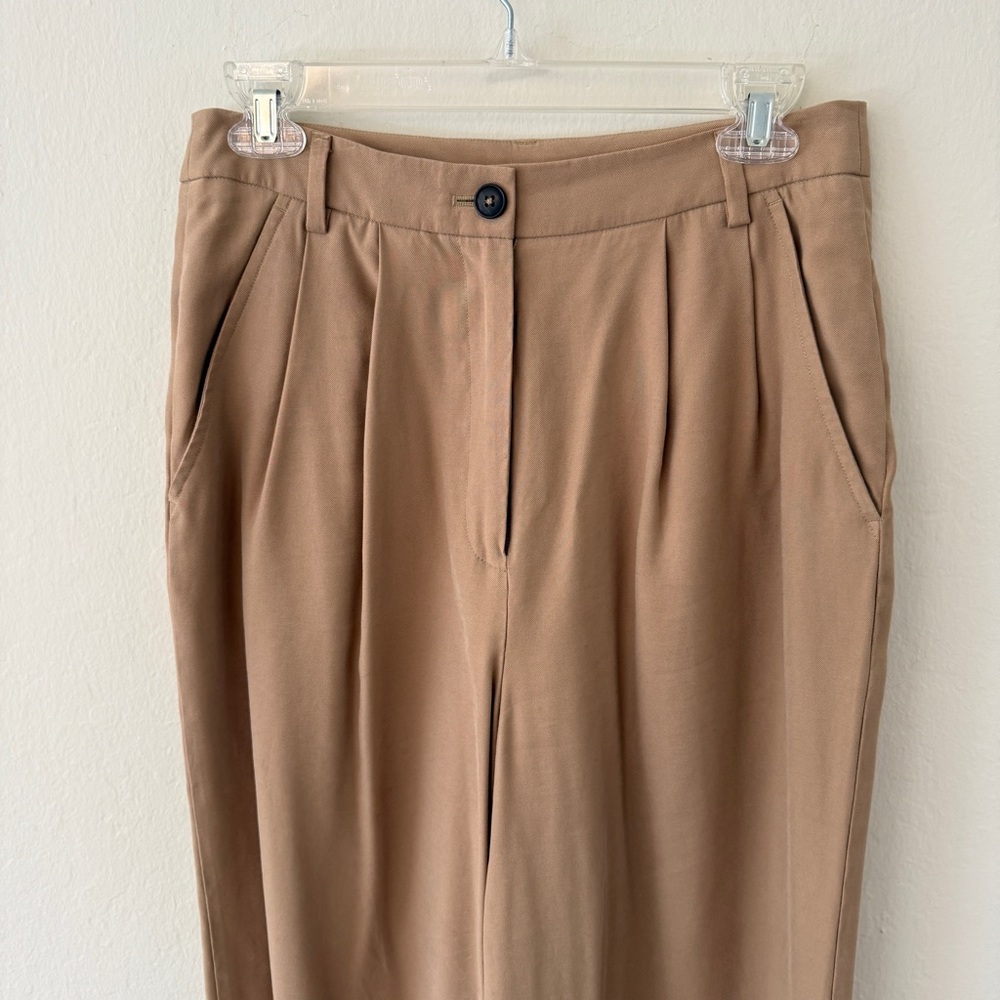 Calvin Klein Soft Twill Relaxed Pleated Trouser - Size 28 in Tan - Picture 5 of 12